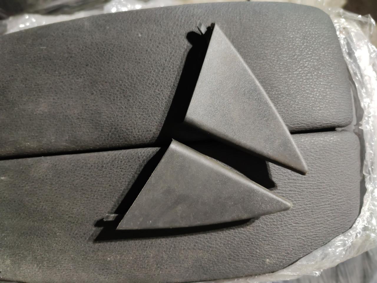 заглушка Mercedes-Benz SLK-Класс R170 2000, 2.3 л., бензин, 5МКПП, черный, родстер - фото №1