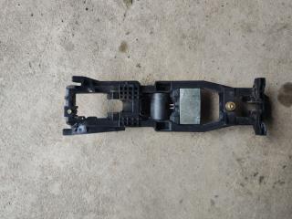 Скелет ручки наружной перед. лев. Mercedes-Benz C-Класс W203/S203/CL203 [рестайлинг] CL203 2004, 2.2 л., дизель, МКПП, серебристый, хетчбэк 3 дв., задний привод