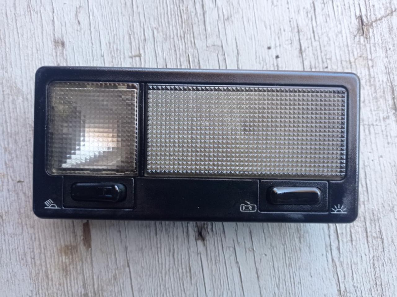 фонарь салона (плафон) Volkswagen Passat B3 1990, универсал - фото №1