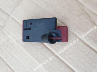 захватный крюк капота Mercedes-Benz C-Класс W202/S202 [рестайлинг] 2000