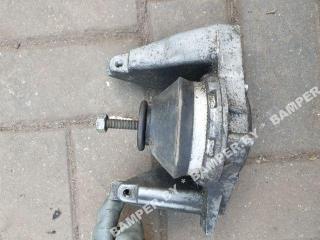 кронштейн двигателя Audi A6 4A/C4 1996, 2.8 л., бензин