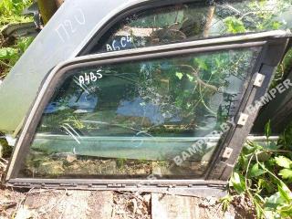 стекло кузовное боковое правое Audi A4 B5 1998, универсал