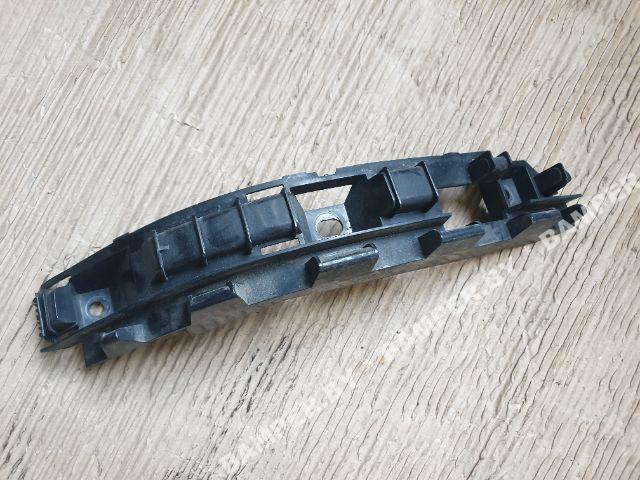 ус под фонарь левый BMW 7 серия E65/E66/E67 2004 - фото №1