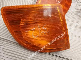 поворотник правый Mercedes-Benz Vito W638 2000