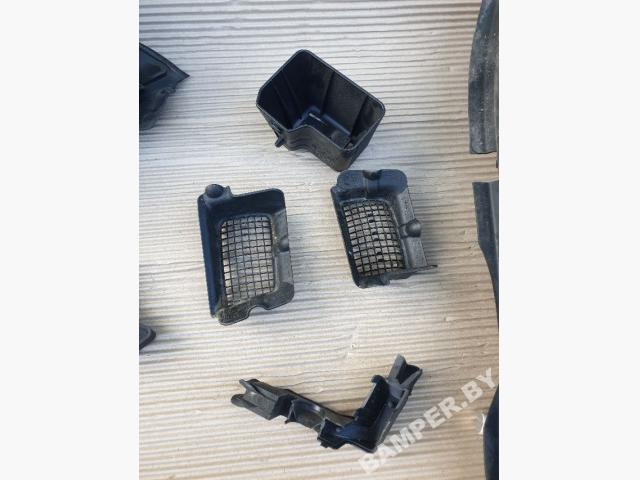 пластик BMW 3 серия E90/E91/E92/E93 2006, седан - фото №1