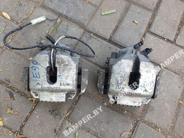 суппорт передний правый BMW 3 серия E90/E91/E92/E93 2006, 2.5 л., бензин - фото №1