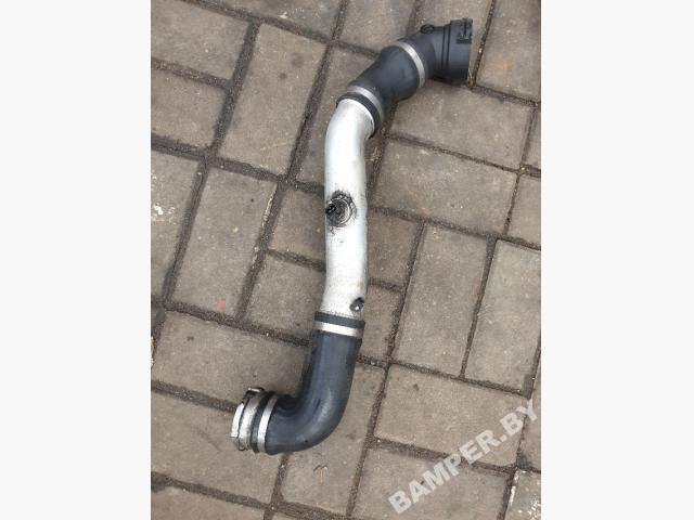 патрубок интеркулера BMW 7 серия E65/E66/E67 2003, 3.0 л., дизель - фото №1