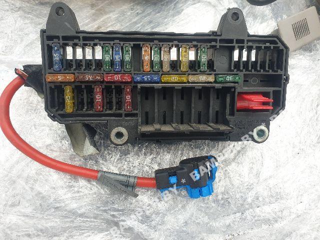 блок предохранителей BMW 7 серия E65/E66/E67 2004, 3.0 л., дизель - фото №1