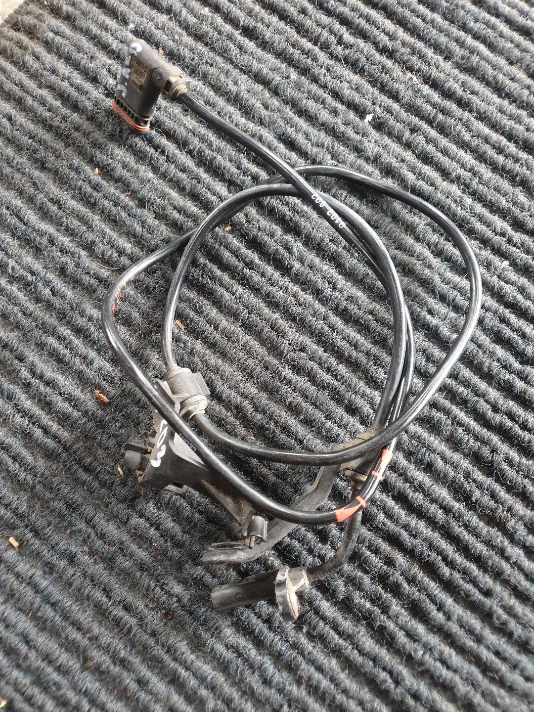 датчик ABS Mercedes-Benz C-Класс W203/S203/CL203 2002 - фото №1