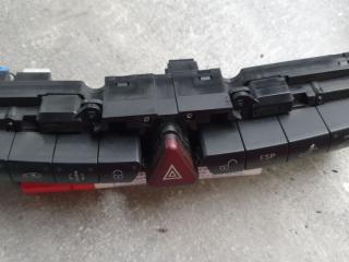 кнопка аварийной сигнализации Mercedes-Benz S-Класс W220 [рестайлинг] 2003, 3.2 л., D, дизель, АКПП, серебро, седан, правый руль