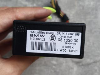 блок управления подвеской BMW X5 E53 [рестайлинг] 2005, 3.0 л., D, дизель, АКПП, чёрный, внедорожник 5 дв., полный привод, правый руль