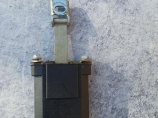 ограничитель открывания двери Mercedes-Benz E-Класс W210/S210 [рестайлинг] 2000, седан