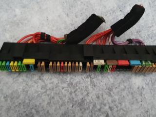 блок предохранителей BMW 5 серия E39 [рестайлинг] 2001, 2.5 л., i, M54 B25 (256S5), бензин, МКПП, серебро, седан, правый руль