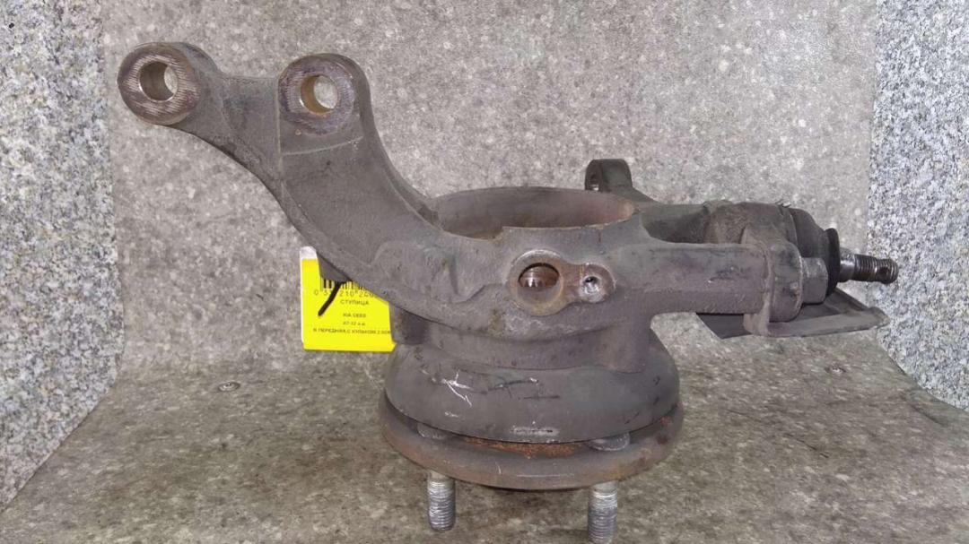 ступица передняя правая Kia Ceed 1 поколение 2010 - фото №1