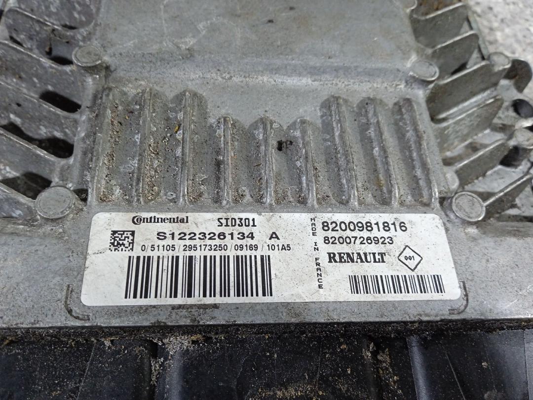 блок управления двигателем Renault Laguna 3 поколение 2009, 1.5 л., DCi, K9K 780, дизель, МКПП, 8200981816, 8200726923, S122326134 - фото №1