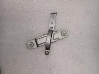 кронштейн (крепление) BMW 1 серия F20/F21 [2-й рестайлинг] F20 2018, 2.0 л., B48 B20 B, бензин, АКПП, mineral gray, хетчбэк 5 дв., задний привод, правый руль, 8625682, 11518625682