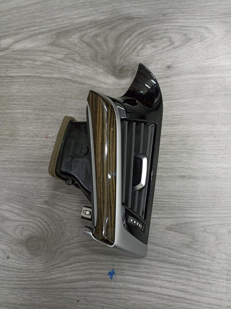 дефлектор обдува салона BMW 5 серия G30/G31 G30 2020, 2.0 л., B46 B20 B, бензин, АКПП, седан, задний привод, 9329545, 9329543 - фото №1