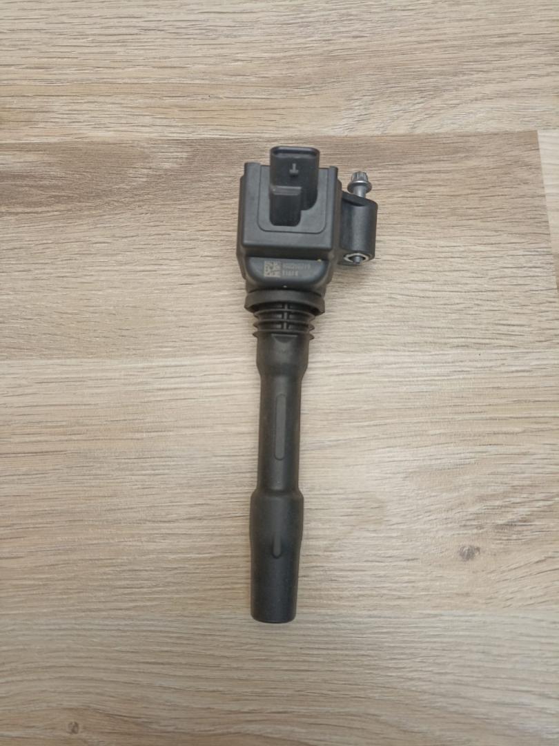 катушка зажигания BMW 5 серия G30/G31 G30 2020, 2.0 л., B46 B20 B, бензин, АКПП, седан, задний привод, 8643360, 12138643360 - фото №1