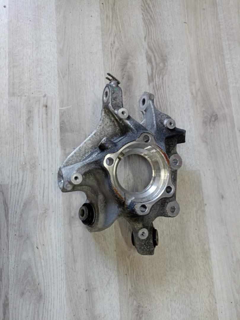 кулак задний правый BMW X3 G01 2018, 3.0 л., B58 B30 A, бензин, АКПП, a300, внедорожник 5 дв., полный привод, 6871030, 33306871028, 6871028 - фото №1