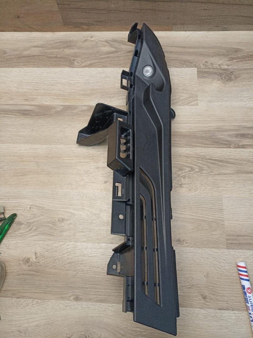 пластик BMW X3 G01 2018, 3.0 л., B58 B30 A, бензин, АКПП, внедорожник 5 дв., полный привод, 51477396603, 7396603 - фото №1