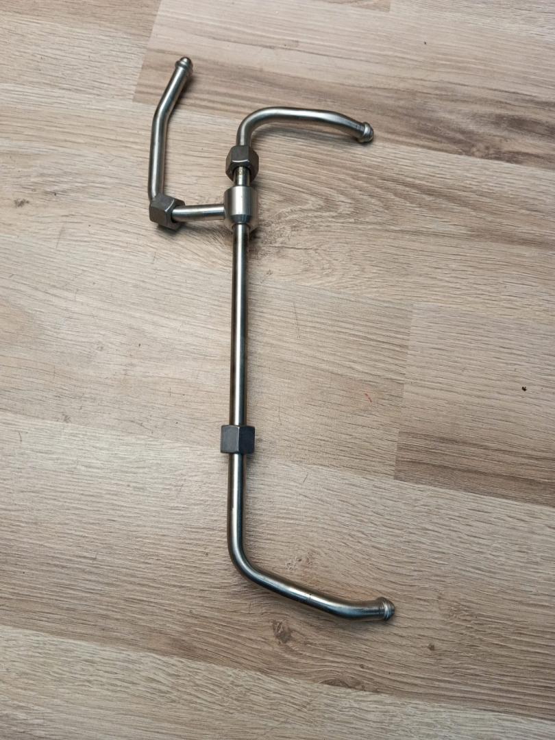 трубка топливная BMW X5 G05 2021, 3.0 л., B58B30C, бензин, АКПП, sophisto-grau brillant metallic, внедорожник 5 дв., полный привод, 13538665627, 8665627 - фото №1