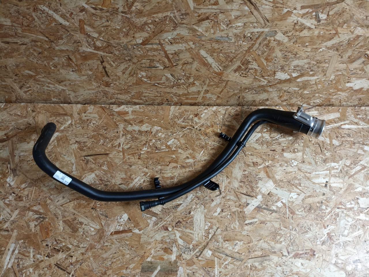 горловина топливного бака BMW X5 G05 2021, 3.0 л., B58B30C, бензин, АКПП, sophisto-grau brillant metallic, внедорожник 5 дв., полный привод, 16117439930, 7439930 - фото №1