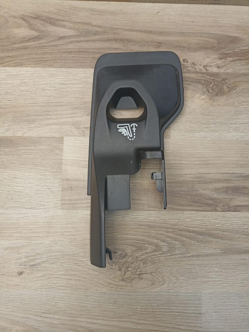 пластик BMW X7 G07 2021, 3.0 л., B58B30C, бензин, АКПП, a96 mineral-weiss metallic, внедорожник 5 дв., 7488159 - фото №1