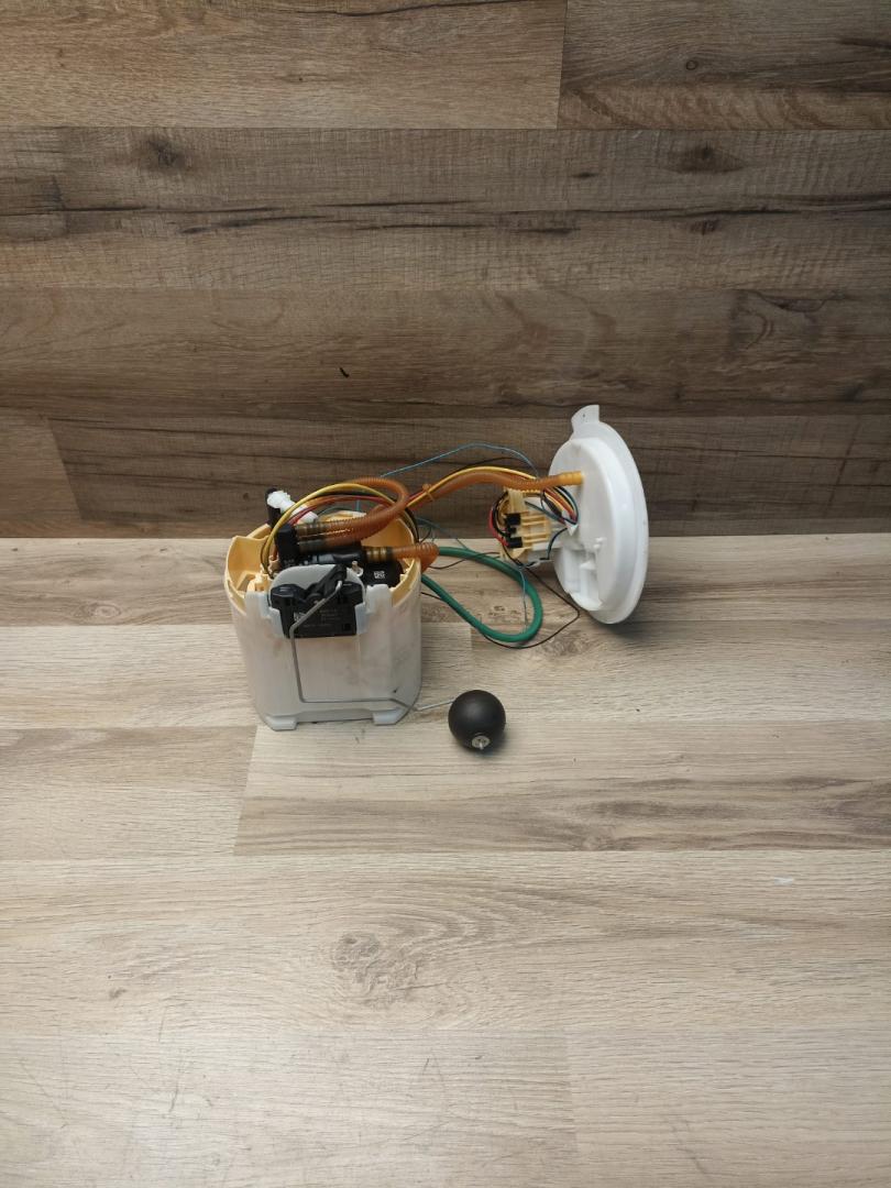 насос топливный BMW X3 G01 2019, 2.0 л., B46 B20 B, бензин, АКПП, black-sapphire metallic(475), внедорожник 5 дв., полный привод, 16117214881, 7214881 - фото №1