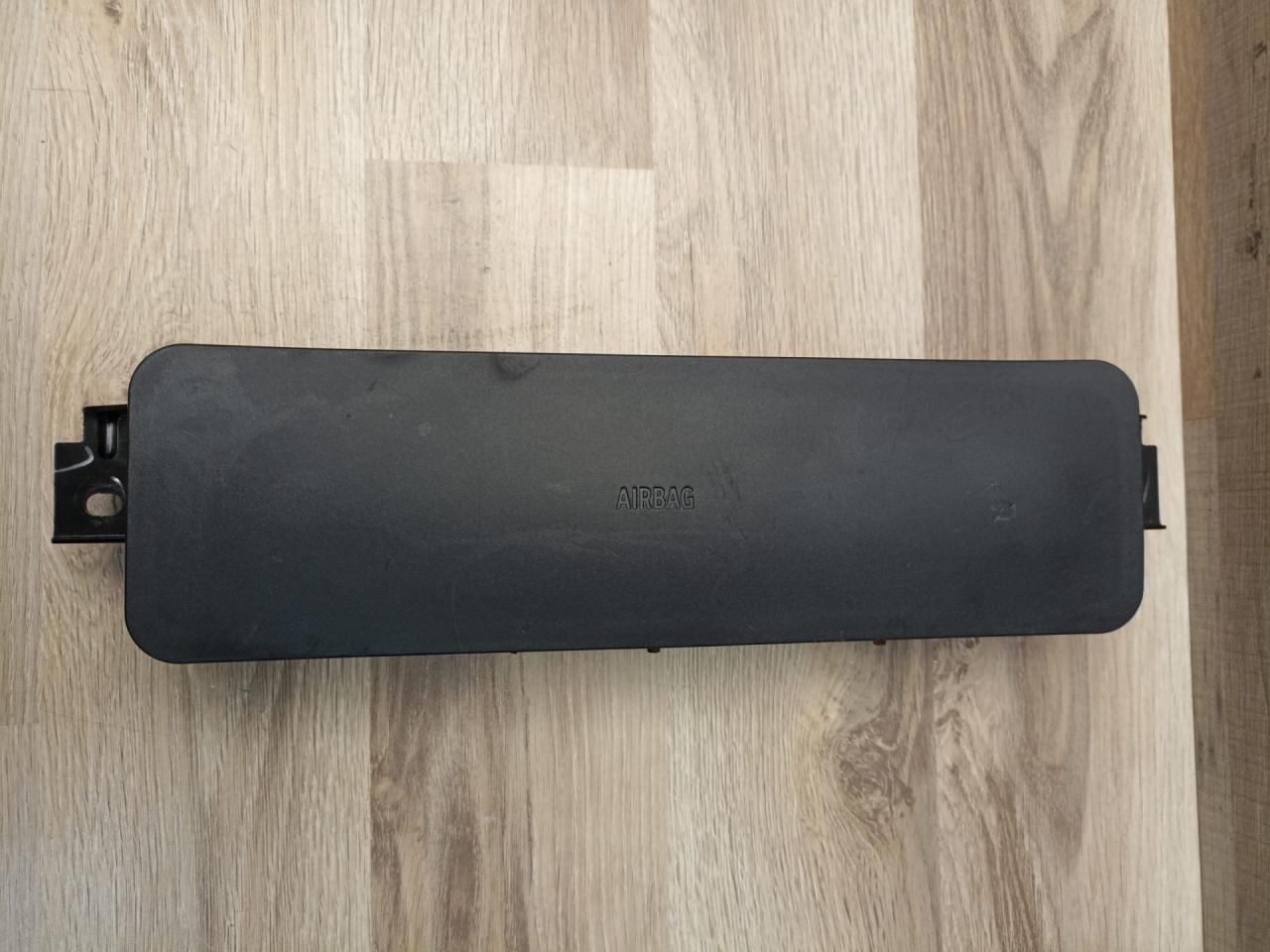 подушка безопасности коленная BMW 3 серия G20 2022, 2.0 л., B46 B20 B, бензин, АКПП, mineral-weiss metallic, седан, задний привод, 9867387, 6804048, 72126804048 - фото №1
