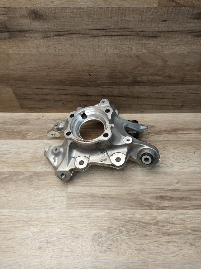 кулак задний левый BMW 3 серия G20 2022, 2.0 л., B46 B20 B, бензин, АКПП, mineral-weiss metallic, седан, задний привод, 33306899305, 6899305 - фото №1