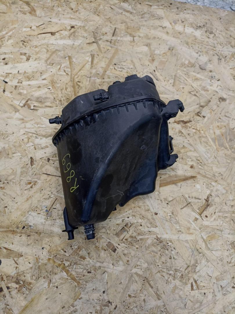 бачок расширительный BMW 5 серия G30/G31 2019, 4.4 л., N63 B44 C, бензин, АКПП, rhodonite silver metallic, седан, полный привод, 17138689765, 8689765 - фото №1