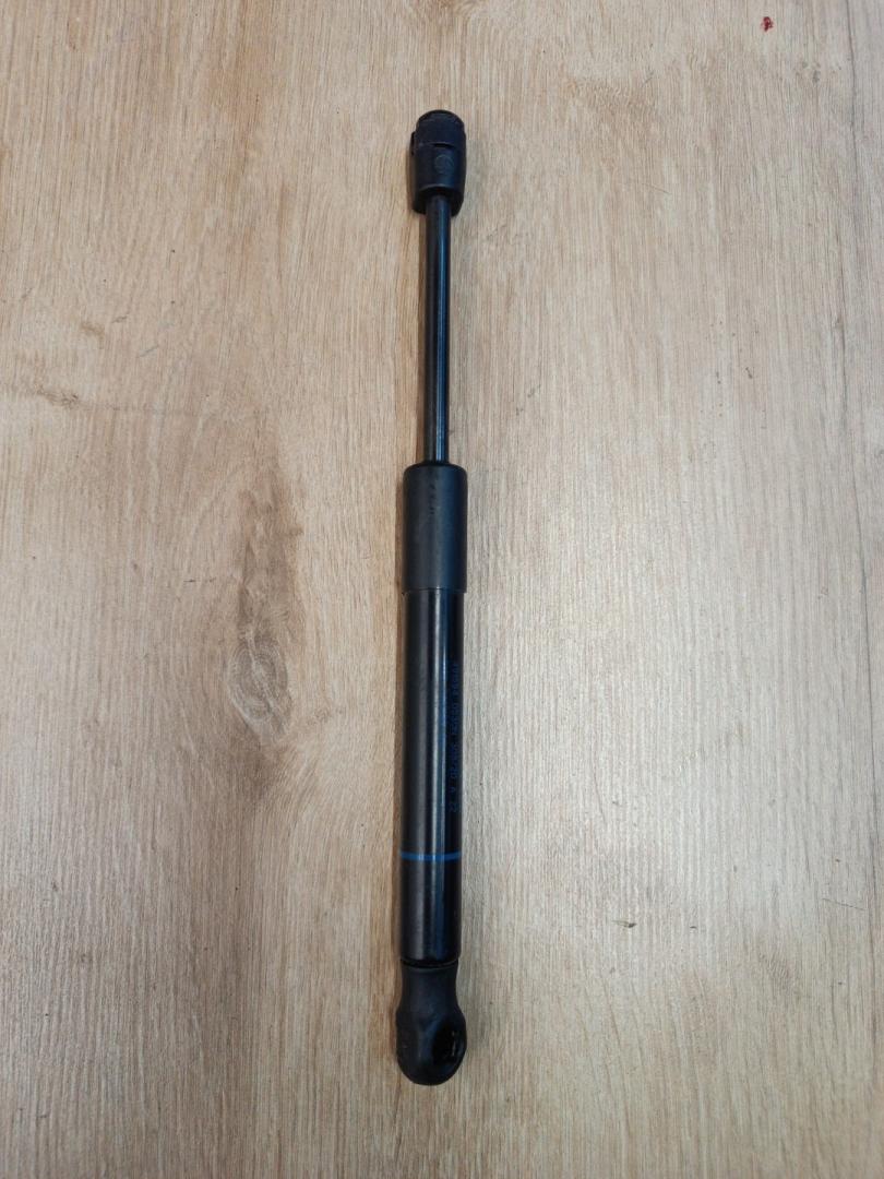 амортизатор капота BMW X7 G07 2021, 3.0 л., B58B30C, бензин, АКПП, 475(black-sapphire metallic), внедорожник 5 дв., полный привод, 51237418188, 7418188 - фото №1