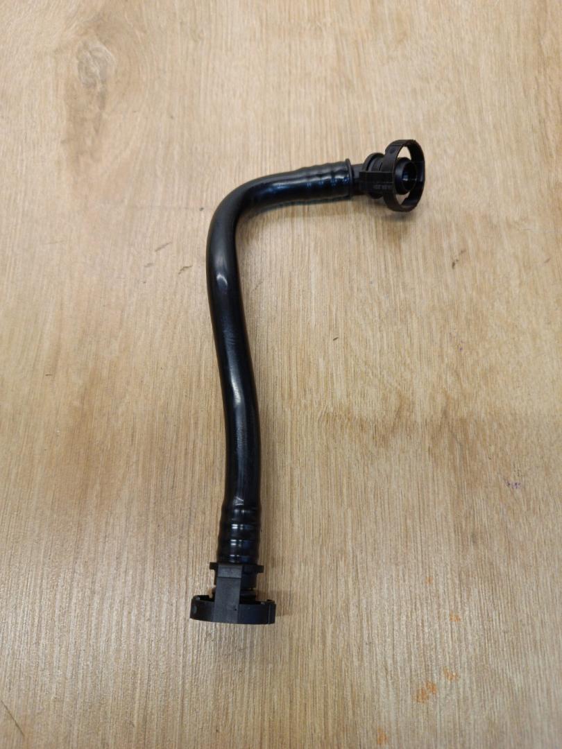 патрубок вентиляции картера BMW 2 серия F44 2023, 2.0 л., B48 A20 A, бензин, АКПП, 475, седан, передний привод, правый руль, 7626118, 13907626118 - фото №1