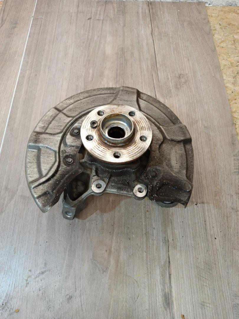 кулак задний левый BMW X7 G07 2021, 3.0 л., B58B30C, бензин, АКПП, 475(black-sapphire metallic), внедорожник 5 дв., полный привод, 6876653, 6880473, 6895673 - фото №1