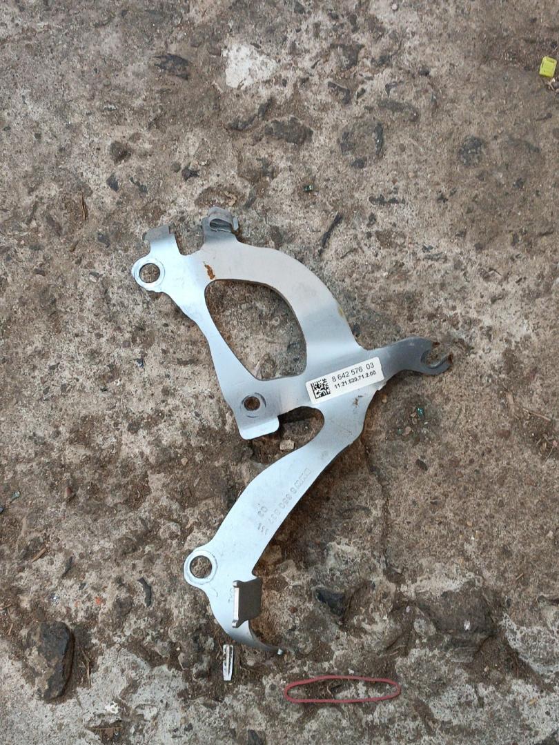 кронштейн (крепление) BMW 4 Gran Coupe G26 2023, 2.0 л., B46 B20 B, бензин, АКПП, 475, лифтбэк, задний привод, 18328642576, 8642576, 8650837 - фото №1