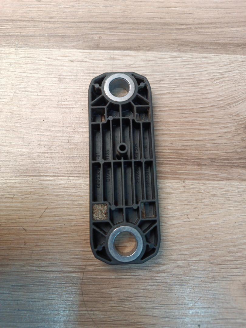 крепление стабилизатора / втулки стабилизатора BMW X7 G07 2019, 4.4 л., N63B44D, бензин, АКПП, 416, внедорожник 5 дв., полный привод, 31356896389, 6896389 - фото №1