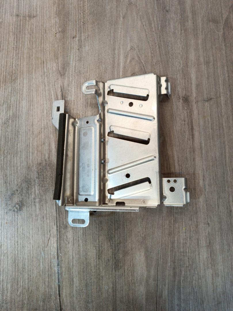 кронштейн (крепление) BMW 5 серия G30/G31 2019, 4.4 л., N63 B44 C, бензин, АКПП, rhodonite silver metallic, седан, полный привод, 65159367949, 9367949 - фото №1