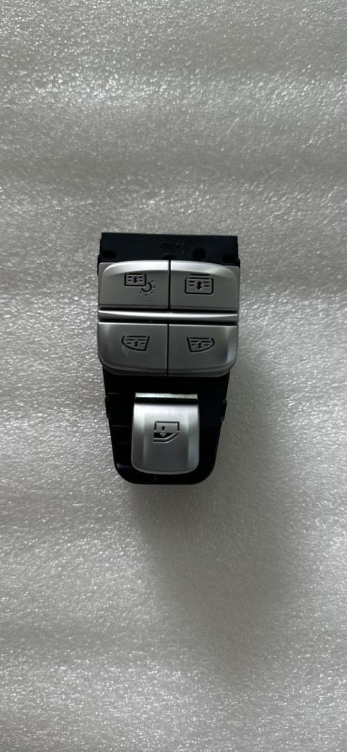 блок управления стеклоподъемниками задней BMW X7 G07 2019, 4.4 л., N63B44D, бензин, АКПП, 416, внедорожник 5 дв., полный привод, 61319382506, 9382506 - фото №1