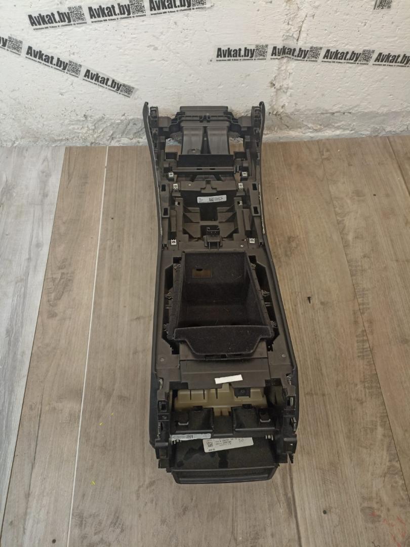 подлокотник BMW X7 G07 2021, 3.0 л., B58B30C, бензин, АКПП, 475(black-sapphire metallic), внедорожник 5 дв., полный привод - фото №1
