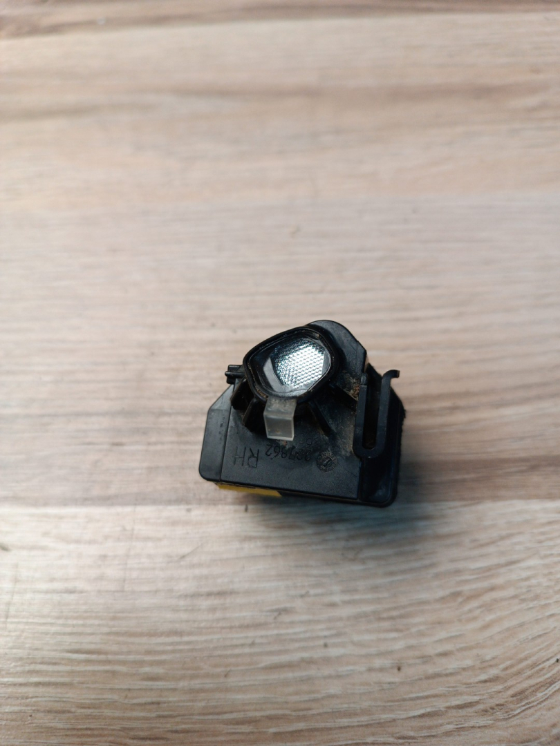 фонарь освещения пространства для ног BMW X3 G01 2020, 3.0 л., B58B30B, бензин, c1m, внедорожник 5 дв., полный привод, 63177478448, 7478448 - фото №1