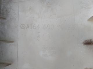 обшивка стойки центральной левой Mercedes-Benz M-Класс W164 2008, 3.0 л., OM 642.940, дизель, внедорожник 5 дв., A1646909825, A1646900725