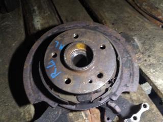 кулак задний левый Mercedes-Benz M-Класс W163 2001, 2.7 л., OM 612.963, дизель, внедорожник 5 дв.