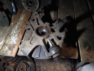 кулак поворотный левый Mercedes-Benz M-Класс W163 2001, 2.7 л., OM 612.963, дизель, внедорожник 5 дв.