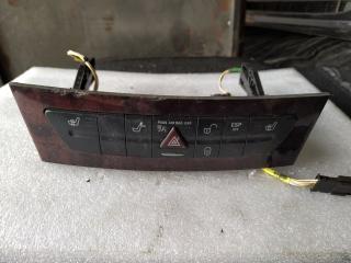 кнопка аварийной сигнализации Mercedes-Benz E-Класс W211/S211 2003, 2.2 л., дизель, АКПП, белый, седан