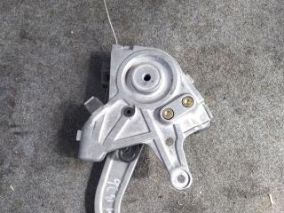 рычаг ручного тормоза (ручника) Mercedes-Benz C-Класс W203/S203/CL203 [рестайлинг] 2004, 2.2 л., OM 611.962, дизель, седан, 2204200312