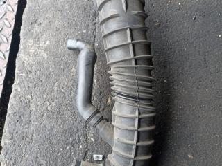 патрубок воздушного фильтра Mercedes-Benz Vito W639 2004, 2.2 л., OM 646.983, дизель, МКПП, белый, задний привод, A6395281182