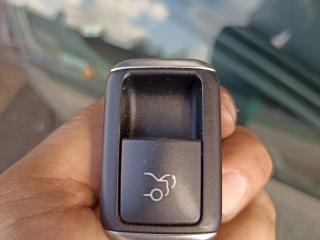 кнопка открытия багажника Mercedes-Benz E-Класс W212/S212/C207/A207 W212 2012, 2.1 л., CDi, OM 651.924, дизель, АКПП, серый металлик, седан, задний привод, правый руль, A2129059200