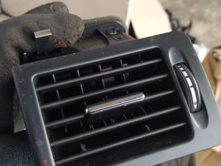 дефлектор обдува салона Mercedes-Benz C-Класс W204/S204 2009, 2.1 л., OM 646.811, дизель, АКПП, черный, седан, правый руль, A2048301354