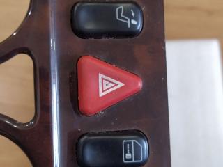 кнопка аварийной сигнализации Mercedes-Benz E-Класс W210/S210 [рестайлинг] 1999, A2108210071