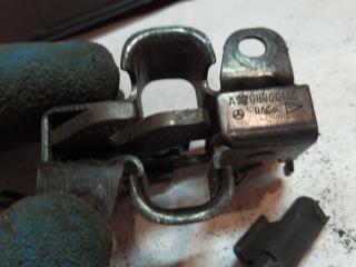 замок капота Mercedes-Benz S-Класс W220 2002, A2208800060, A2208800160